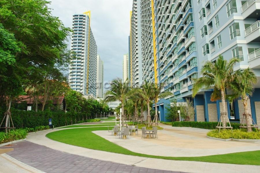Lumpini Parkbeach Pattaya Pool View Джомтиен Бийч Екстериор снимка